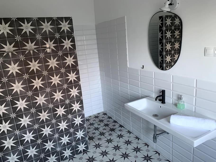 Parokia Apartman Es Coworking A Balaton Mellett Kaptalantoti Экстерьер фото