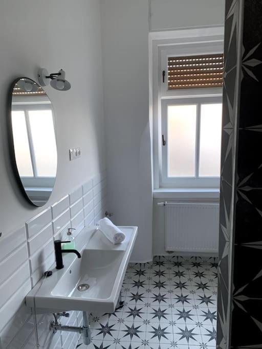 Parokia Apartman Es Coworking A Balaton Mellett Kaptalantoti Экстерьер фото